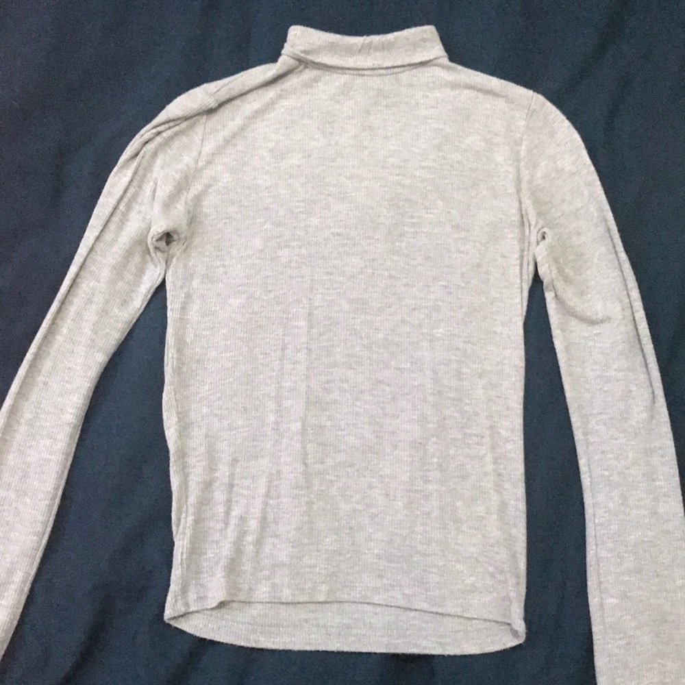 grey mock neck long sleeve shirt